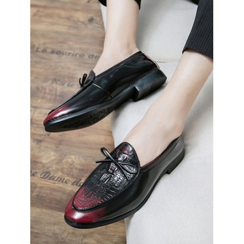 Embossed Bowknot Design Faux Leather Shoes